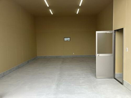 樫山　駐車スペース付新築平屋建テナント１４．５坪　営業所・倉庫・サロン