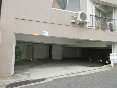 東白ビル駐車場