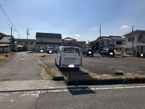 久米窪田金村駐車場