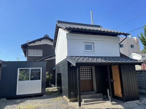 愛荘町愛知川　貸蔵