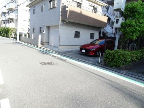 渡邉邸駐車場