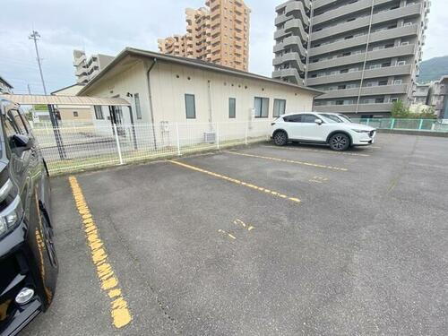 茜町月極駐車場