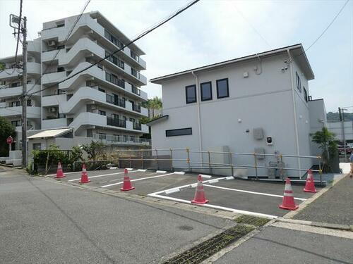 寉岡パーキング