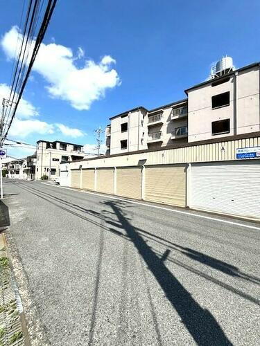 森岡ガレージ