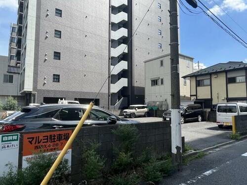 石神明治通り駐車場