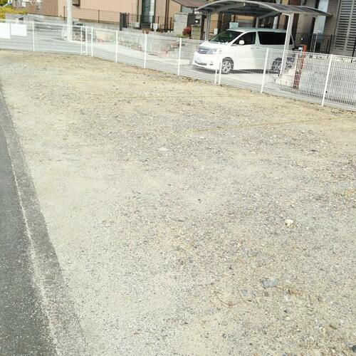 グリーンビレッジ駐車場・普通車