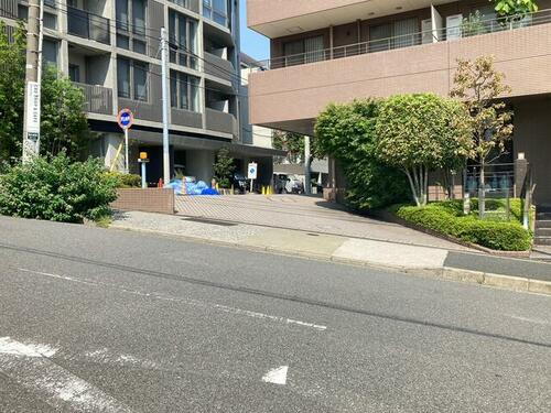 グランディ代官山駐車場