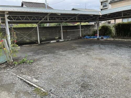 藤岡３７２屋根付駐車場