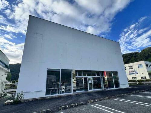 サンパーク新見敷地内テナント４７坪