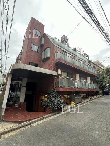 クイーンホームズ