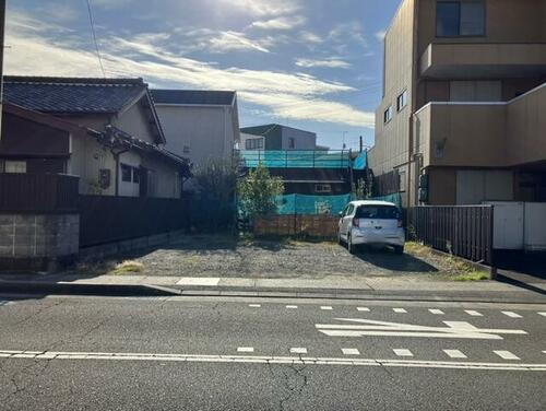 曲金一丁目駐車場