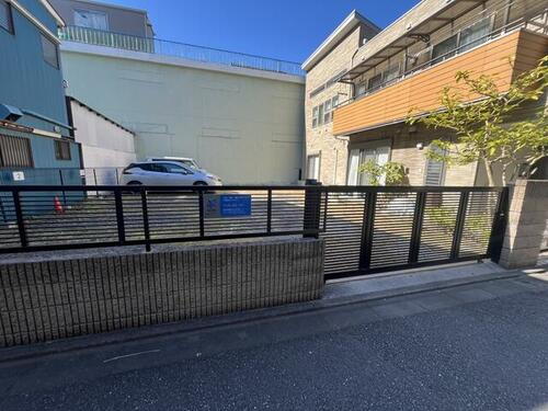 志田邸駐車場