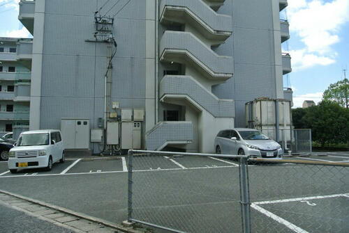 プレアール九工大　月極駐車場