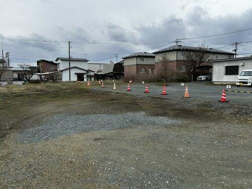 丸菊商店駐車場