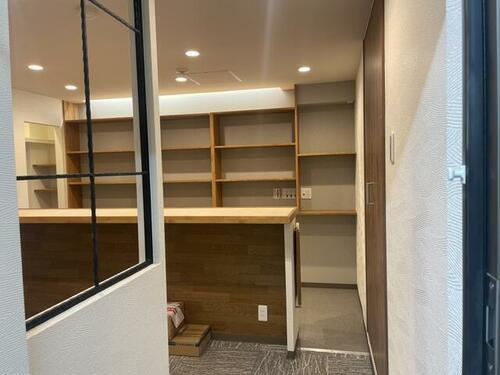 京都府京都市東山区大和大路通三条下る３丁目弁財天町