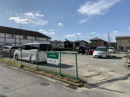 平岡町高畑（神川鉄工所）　月極駐車場