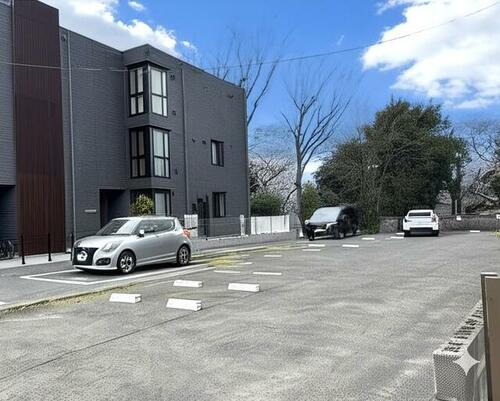 ラサキ河原町駐車場