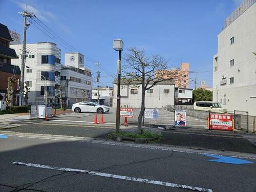 海南駅前月極駐車場