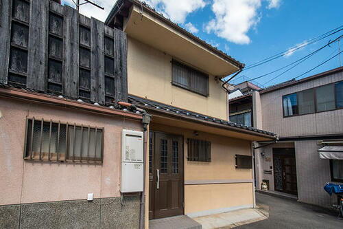 京都府京都市下京区富小路通高辻下る恵美須屋町