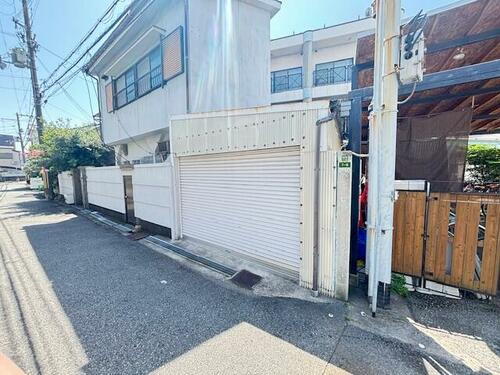 西淡路３丁目シャッター付きガレージ