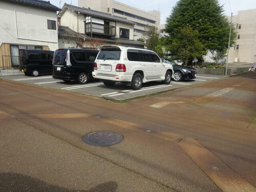 吉田月極駐車場