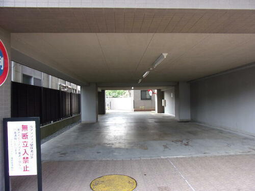 東京都三鷹市深大寺１丁目