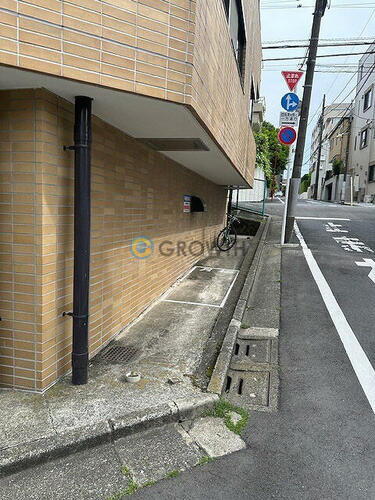 エトワール深沢　バイク駐輪場