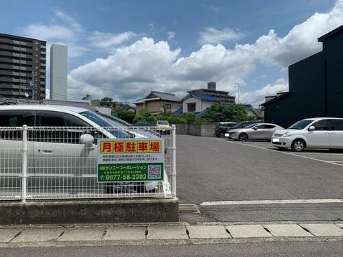 香川県丸亀市中府町５丁目