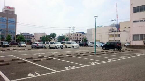 中央駐車場