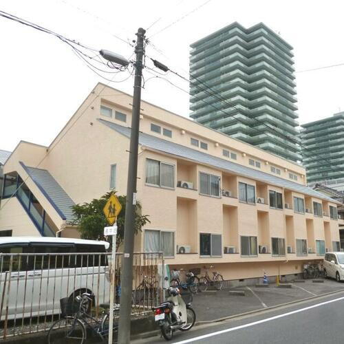 ハイツアーネスト駐車場