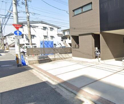 広島県広島市南区東雲本町１丁目