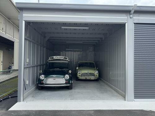 ＵＮＩＴＥＤ　ＧＡＲＡＧＥ　（ユナイテッドガレージ）