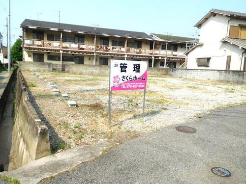 平岡町一色パーキング