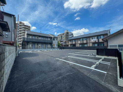 １０６軽自動車　池端２荒川駐車場