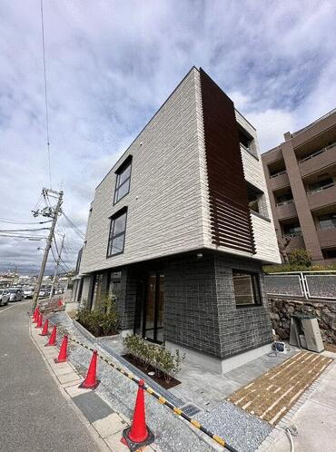 兵庫県川西市寺畑１丁目