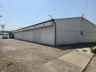 和田東シャッターガレージ