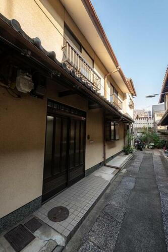 京都府京都市中京区大宮通三条上る姉大宮町東側