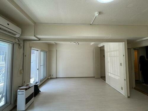 北海道札幌市中央区南二条西６丁目