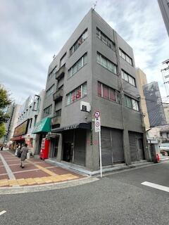 曽根埼ビル２階（新御堂筋面すビル　事務所、サービス業など）