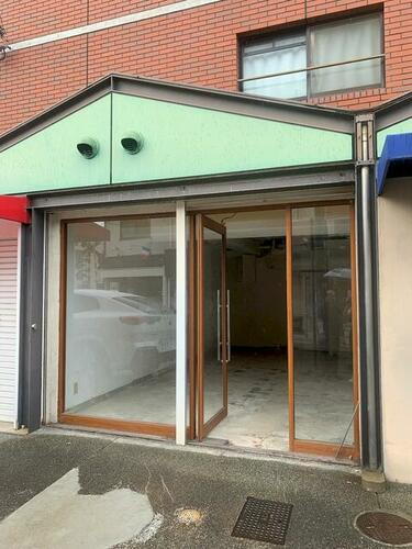 アドニス嵯峨　１階路面店舗