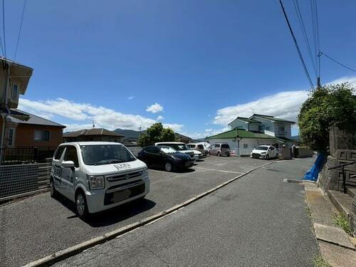 湯川新町駐車場