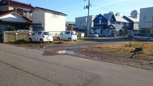 亀ヶ崎２丁目駐車場