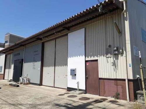 和泉市箕形町１丁目倉庫