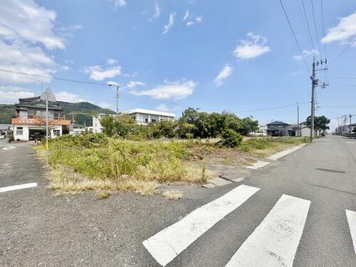 徳島県小松島市小松島町字新港