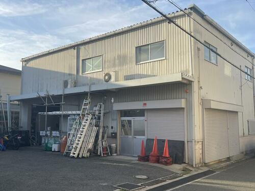 新金岡町５丁　１階４３坪　２階２５坪　倉庫　駐車場付き