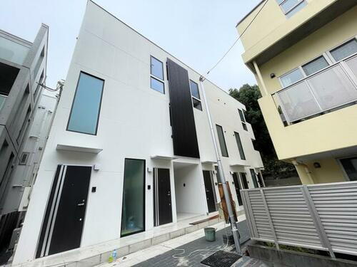 東京都渋谷区千駄ヶ谷４丁目