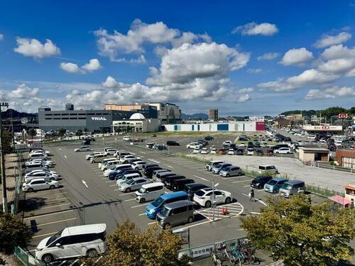 クリエート駐車場