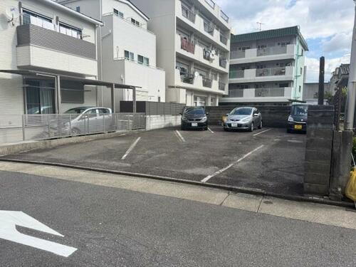 杉村１－６０４駐車場