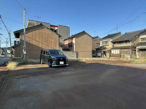 富山市水橋西大町　パーキング