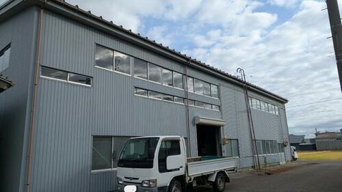 鶴田三丁目貸倉庫